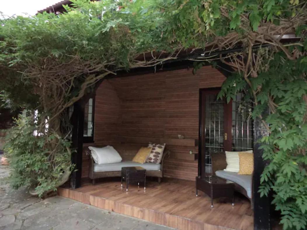 Villa Coach House Woking Exterior foto